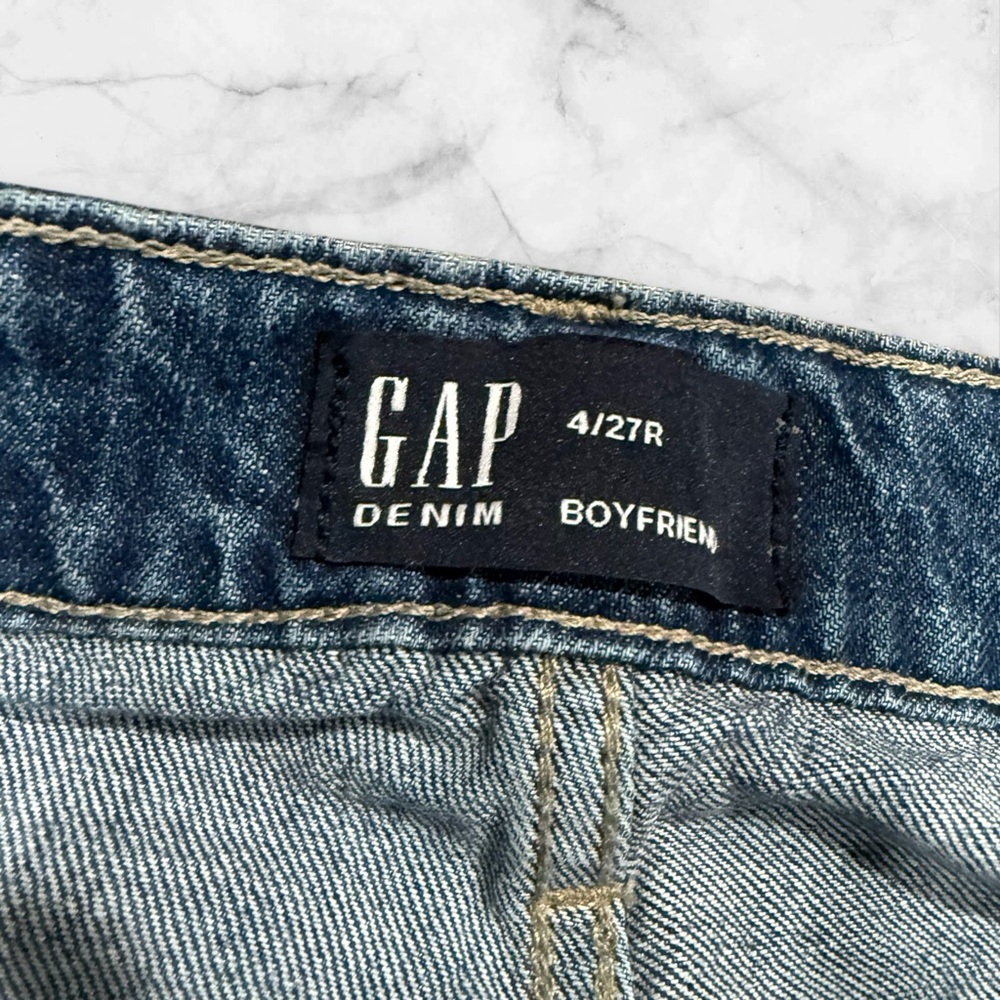 GAP Slim Boyfriend Distressed Denim Jeans size 4 / 27 Frayed - Picture 3 of 5